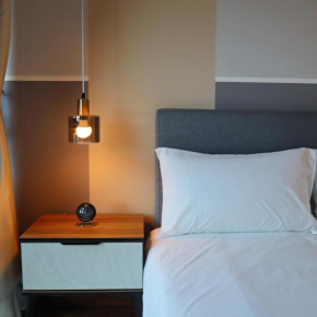 6pax Modern-Contemporary, Reizz, Kuala Lumpur
